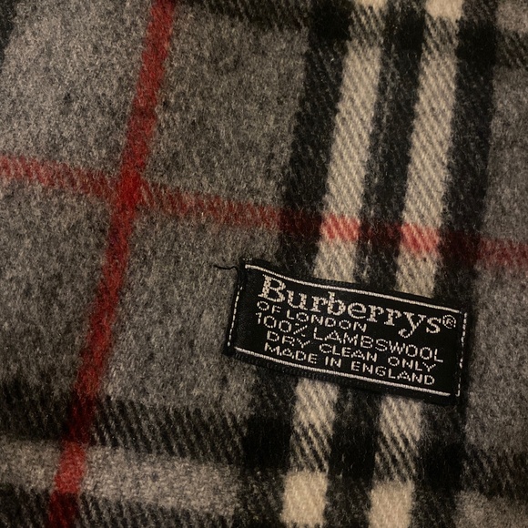 Scarf - Picture 1 of 2